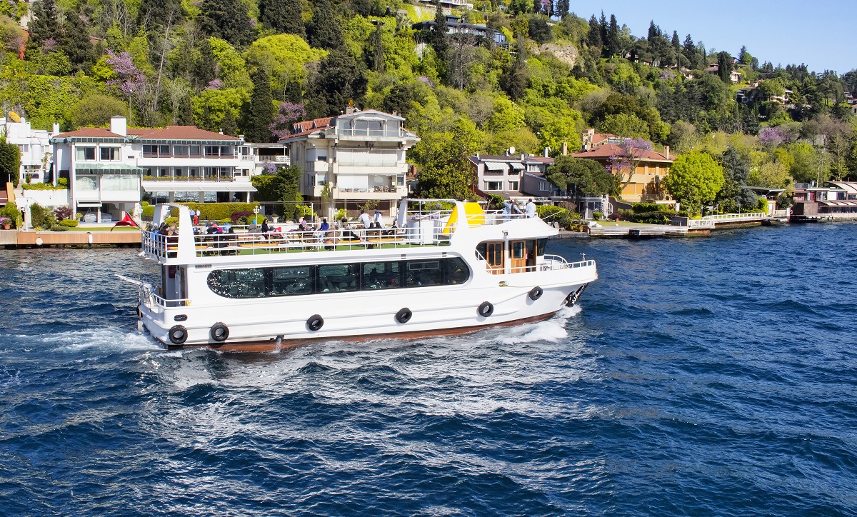 Corporate group cruise on the Bosphorus in Istanbul