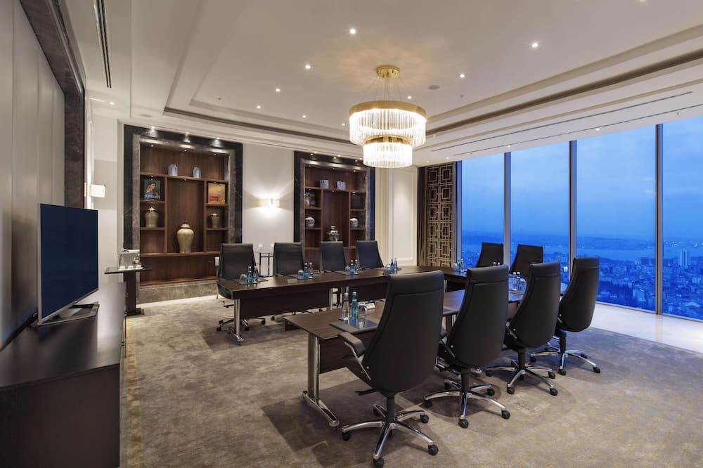 Modern meeting room for corporate groups in Istanbul